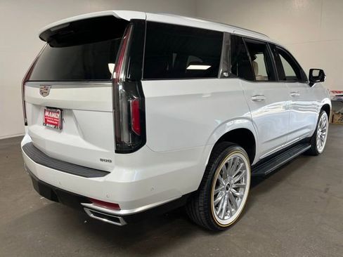 Used 2023 Cadillac Escalade Premium Luxury w/ Performance Package AWD/4WD image 3