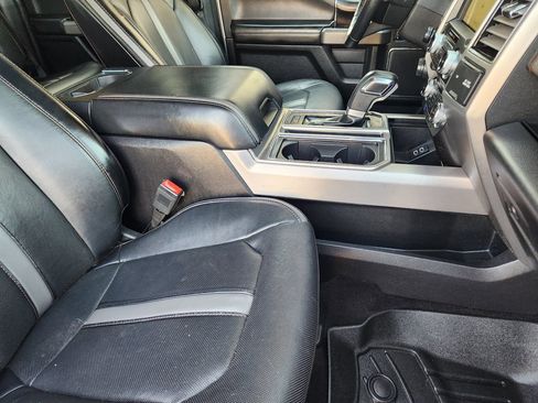Used 2018 Ford F150 Platinum w/ Equipment Group 701A Luxury AWD/4WD image 13