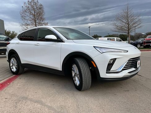 Used 2025 Buick Envista Preferred image 5