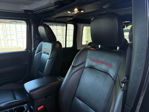 Used 2022 Jeep Wrangler Unlimited Rubicon w/ LED Lighting Group AWD/4WD image 22