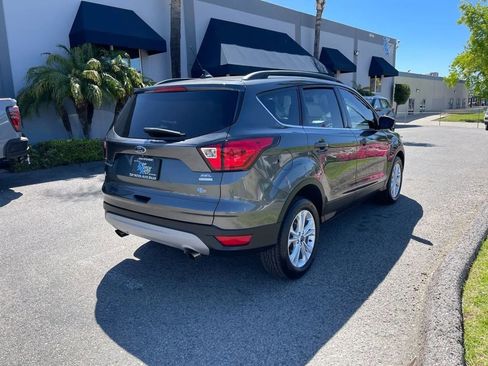 Used 2019 Ford Escape SEL image 5