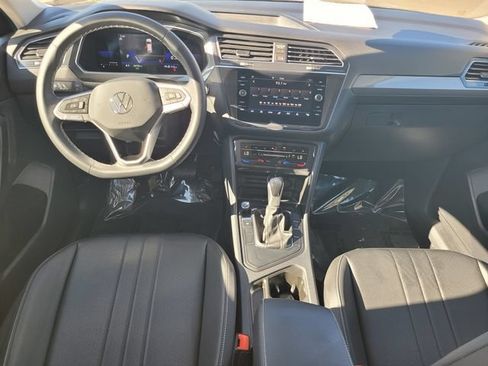 Used 2023 Volkswagen Tiguan SE FWD image 16