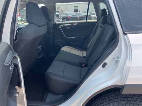 Used 2025 Toyota RAV4 XLE FWD image 8