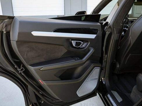 Used 2019 Lamborghini Urus AWD/4WD image 33