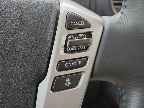 Used 2024 Nissan Titan SV w/ SV Convenience Package AWD/4WD image 19