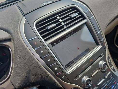 Used 2019 Lincoln Nautilus Reserve FWD image 25