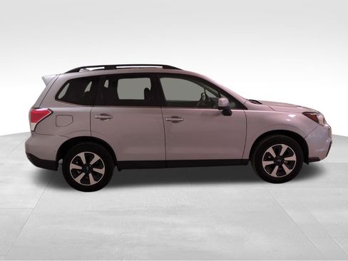 Used 2018 Subaru Forester 2.5i Limited image 3