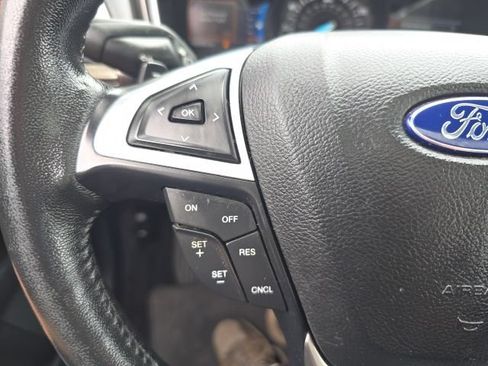 Used 2017 Ford Fusion SE w/ Fusion SE Technology Package FWD image 22