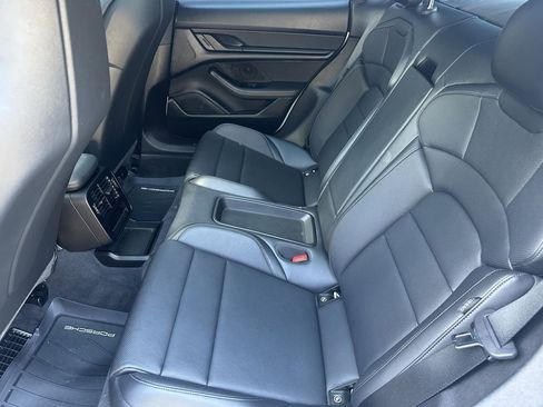 Used 2023 Porsche Taycan image 27