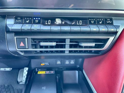Used 2025 Toyota Camry XSE FWD image 17
