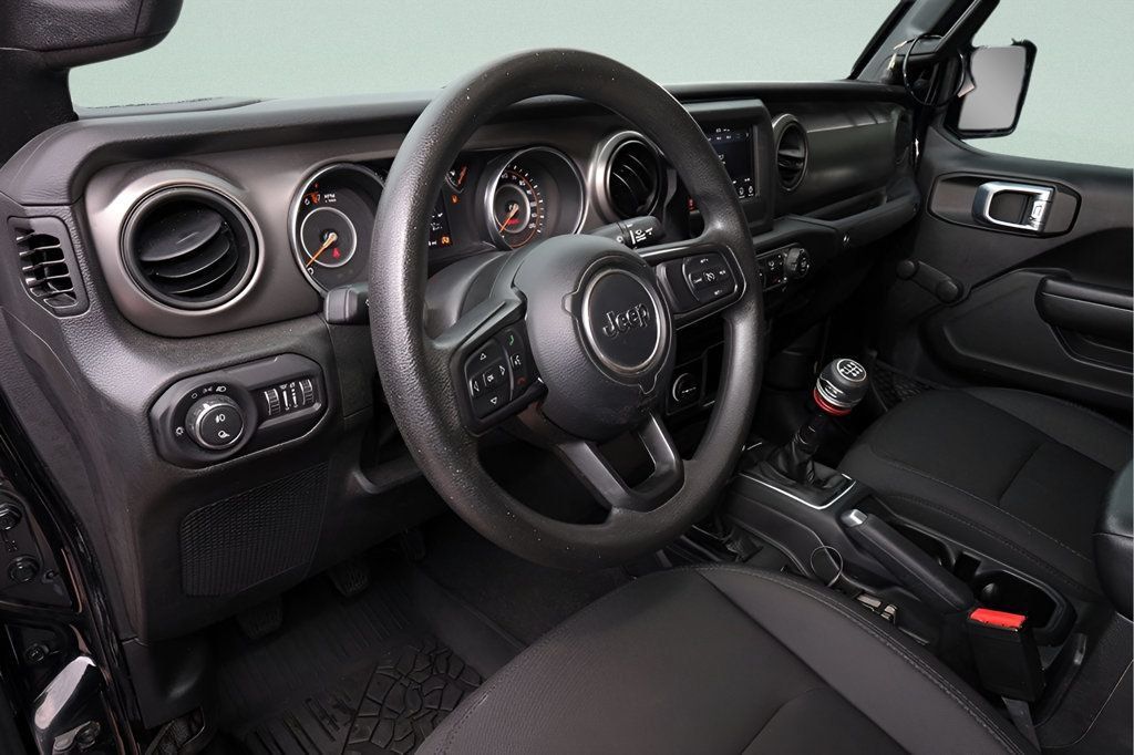 Used 2022 Jeep Gladiator Sport AWD/4WD image 24
