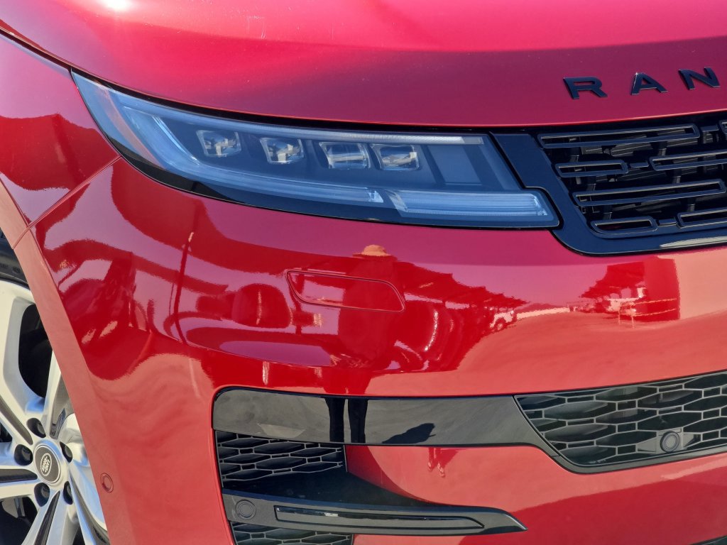New 2025 Land Rover Range Rover Sport SE AWD/4WD image 33