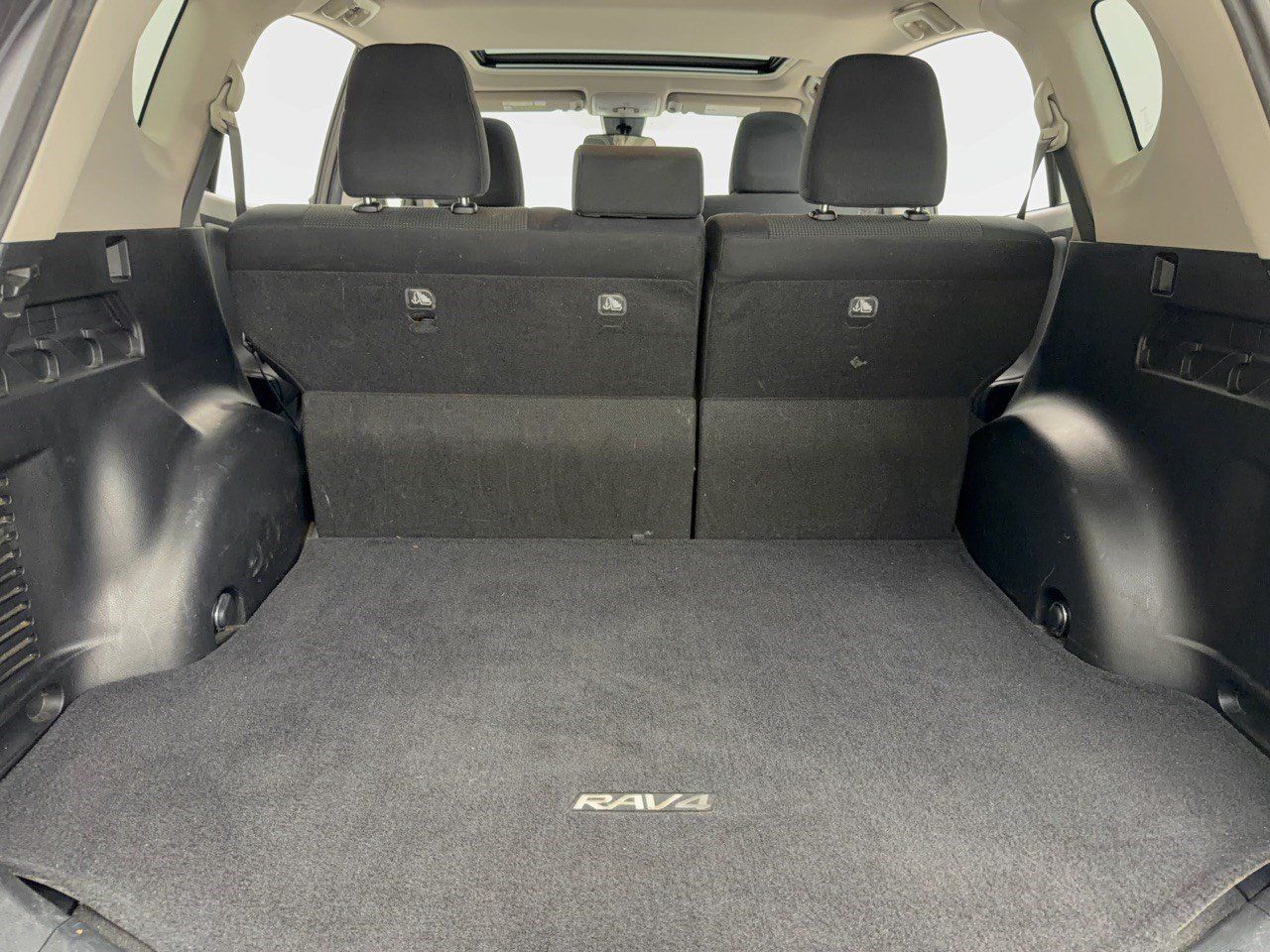 Used 2016 Toyota RAV4 XLE w/ Convenience Package AWD/4WD image 28