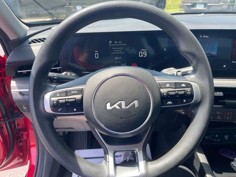 Used 2025 Kia K5 LXS FWD image 17