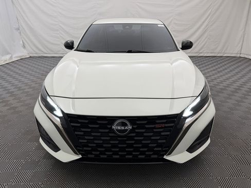 Used 2023 Nissan Altima 2.5 SR image 3