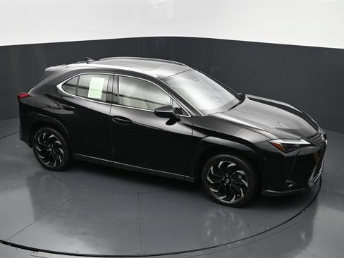 Used 2024 Lexus UX 250h FWD w/ Premium Package image 33