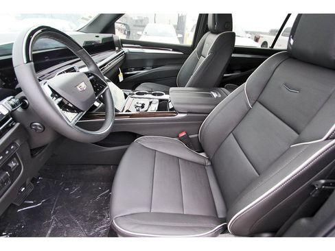 New 2026 Cadillac Escalade Luxury w/ Touring Package AWD/4WD image 6