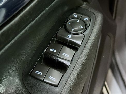 Used 2018 Chevrolet Equinox Premier image 21