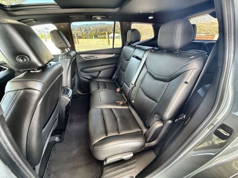 Used 2023 Cadillac XT6 Luxury image 25