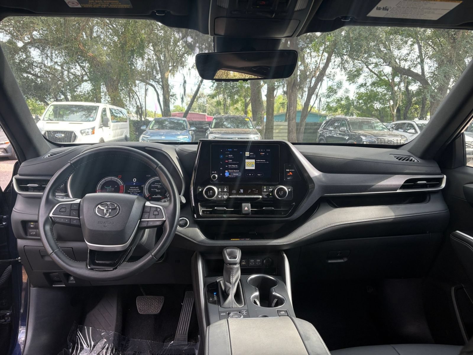 Used 2025 Toyota Highlander XSE AWD/4WD image 36