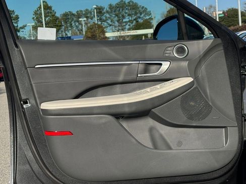 New 2025 Hyundai Sonata Limited image 43