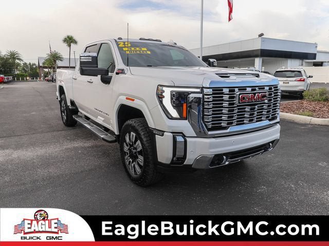 Used 2025 GMC Sierra 3500 Denali w/ Denali Reserve Package AWD/4WD image 1