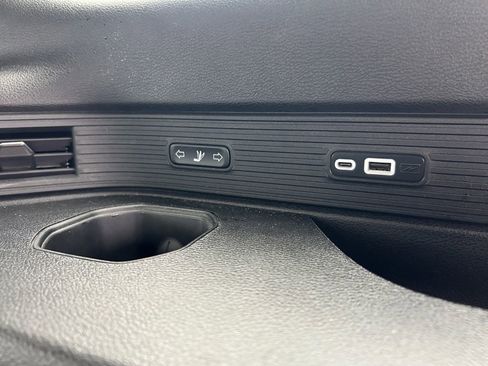 Used 2024 Jeep Wagoneer Series II w/ Flexible Seating Group image 20