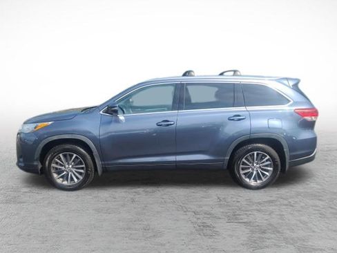 Used 2019 Toyota Highlander XLE AWD/4WD image 9