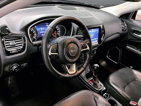 Used 2018 Jeep Compass Limited AWD/4WD image 17