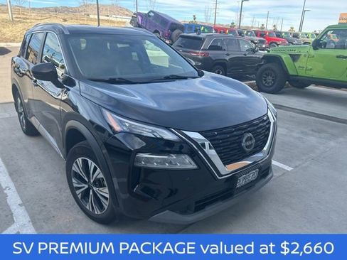 Used 2022 Nissan Rogue SV w/ SV Premium Package image 3