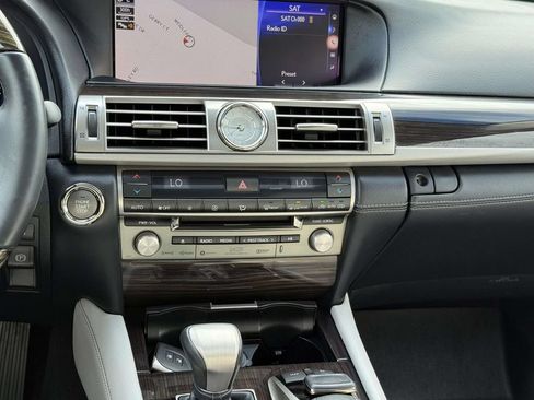 Used 2017 Lexus LS 460 AWD w/ Comfort Package image 18