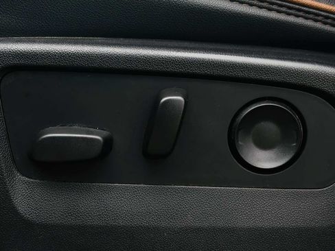 Used 2023 GMC Canyon AT4 w/ AT4 Premium Package AWD/4WD image 31