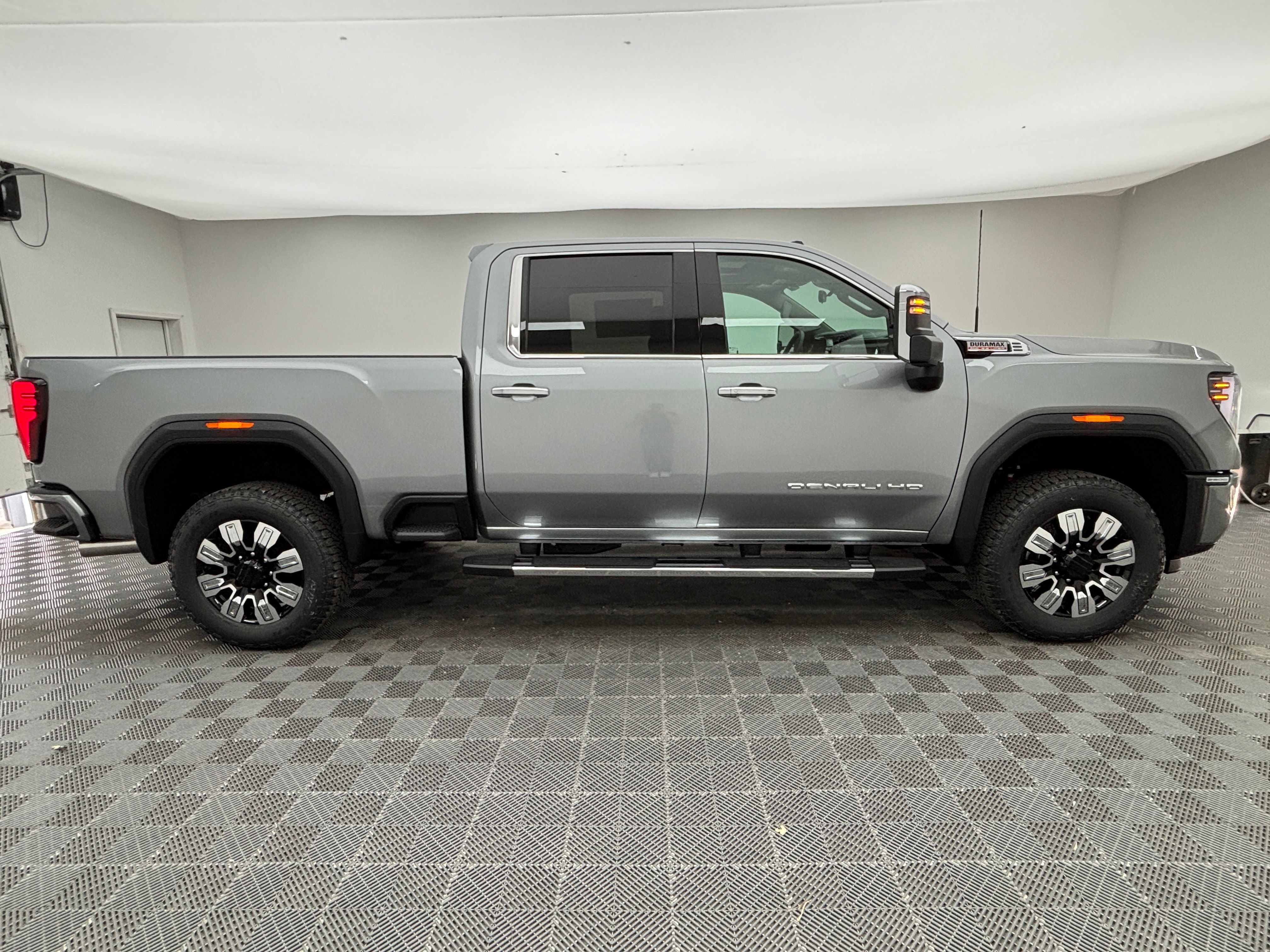 New 2026 GMC Sierra 2500 Denali w/ Denali Reserve Package AWD/4WD image 9
