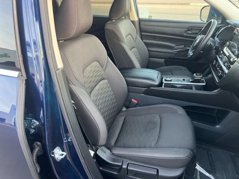 Used 2025 Nissan Pathfinder SV AWD/4WD image 30
