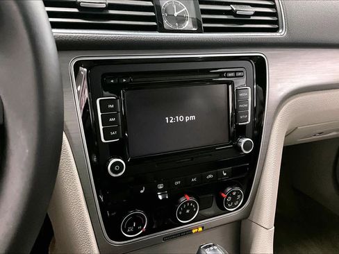 Used 2014 Volkswagen Passat TDI SE image 22