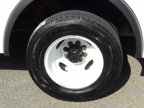 Used 2014 Ford E-350 and Econoline 350 Super Duty w/ A/C Prep Package image 37