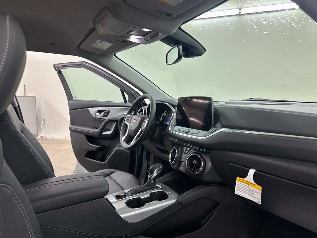 New 2026 Chevrolet Blazer LT w/ Midnight/Sport Edition AWD/4WD image 19