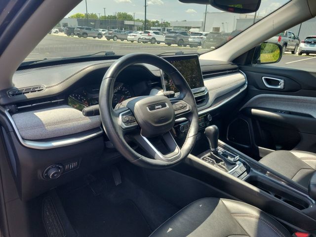 Used 2022 Jeep Compass Latitude w/ Sun and Sound Group AWD/4WD image 19