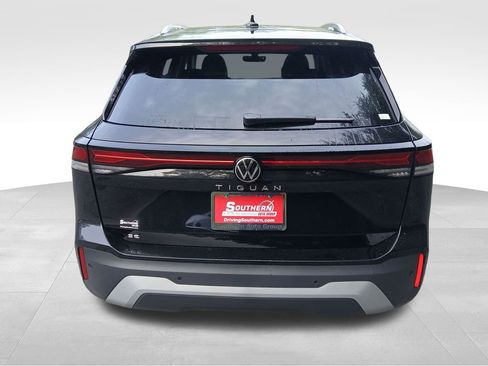 New 2025 Volkswagen Tiguan SE image 4