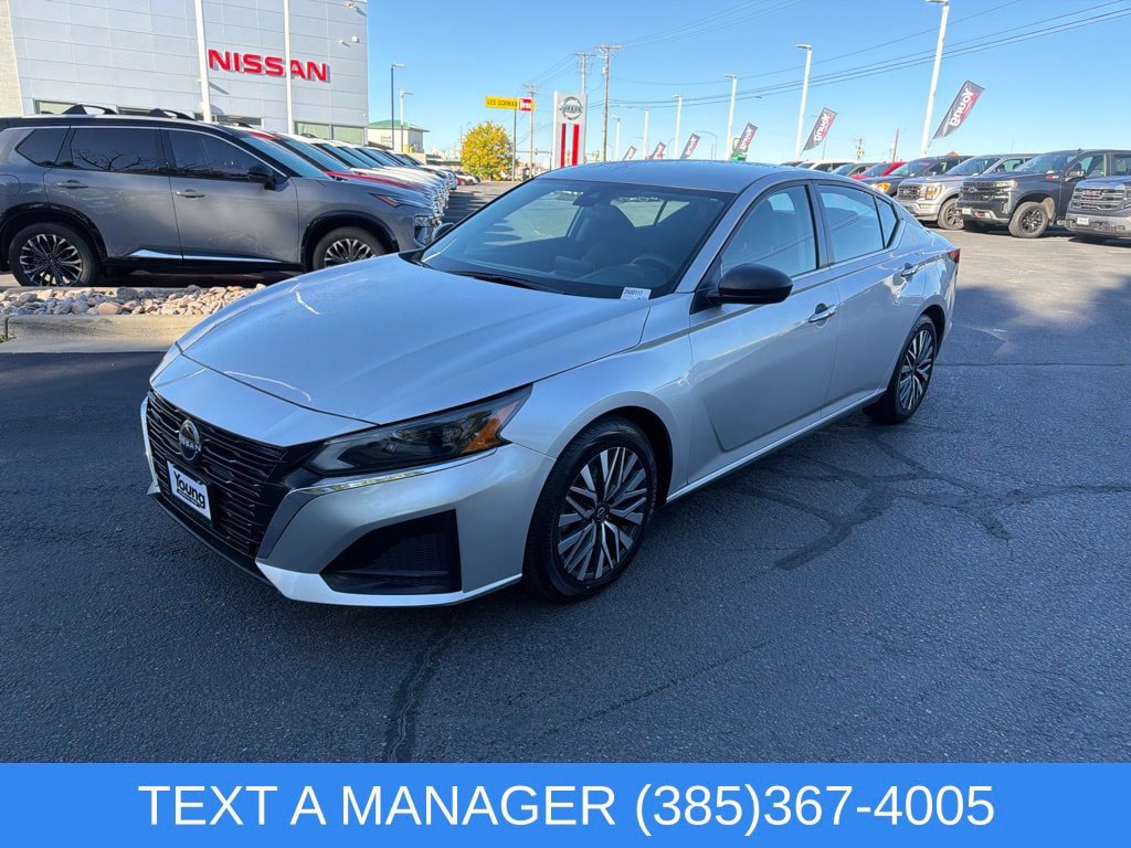 Used 2024 Nissan Altima 2.5 SV FWD image 8