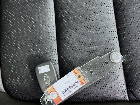 Used 2023 Chevrolet Bolt LT w/ Infotainment Package image 33