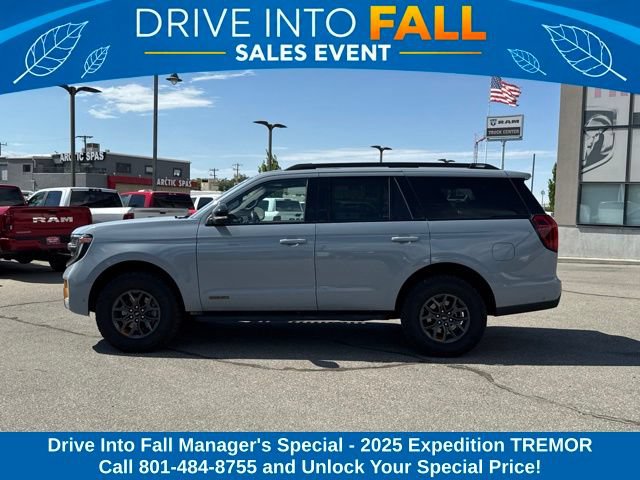 Used 2025 Ford Expedition Tremor AWD/4WD image 2