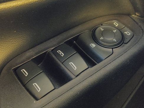 Used 2020 Chevrolet Equinox LT FWD image 27