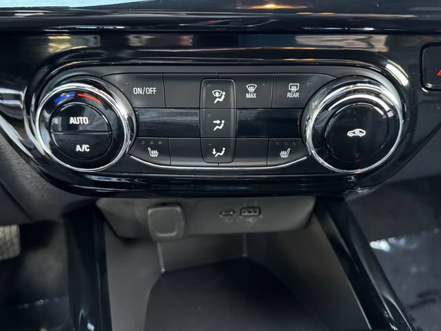 Used 2025 Chevrolet Trax RS w/ Driver Confidence Package FWD image 27
