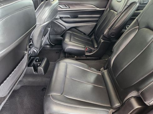 Used 2023 Jeep Grand Cherokee L Limited image 32