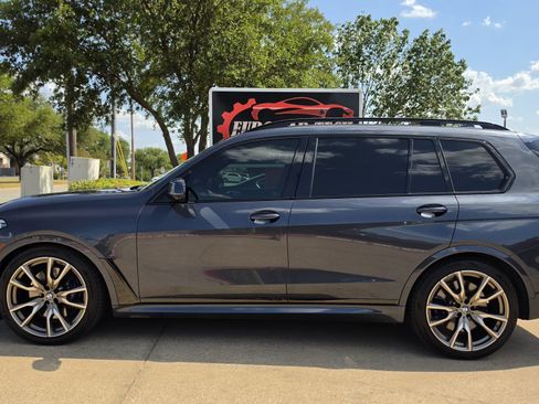 Used 2020 BMW X7 M50i w/ Dynamic Handling Package AWD/4WD image 2