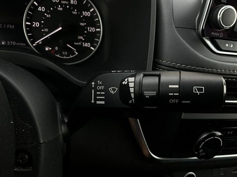 Used 2023 Nissan Rogue S image 35