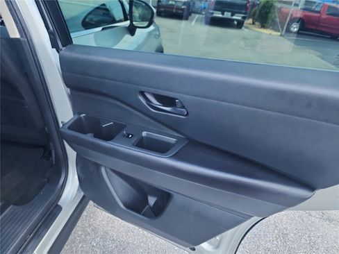 Used 2024 Nissan Pathfinder SV FWD image 24