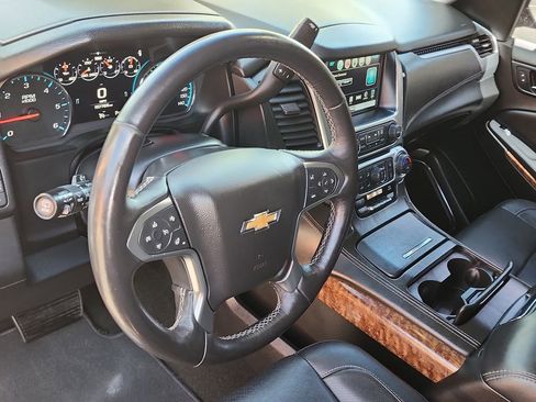 Used 2017 Chevrolet Suburban Premier image 8