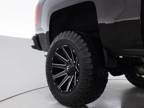 Used 2017 Chevrolet Silverado 1500 LTZ Z71 w/ LTZ Plus Package AWD/4WD image 19